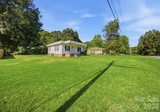 Photo 2 of Single family home for sale at 615 Westway Dr, Gastonia, NC 28054 | MLS# 4413841 | Listing updated on 2026-09-01