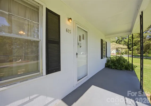 Photo 3 of Single family home for sale at 615 Westway Dr, Gastonia, NC 28054 | MLS# 4413841 | Listing updated on 2026-09-01