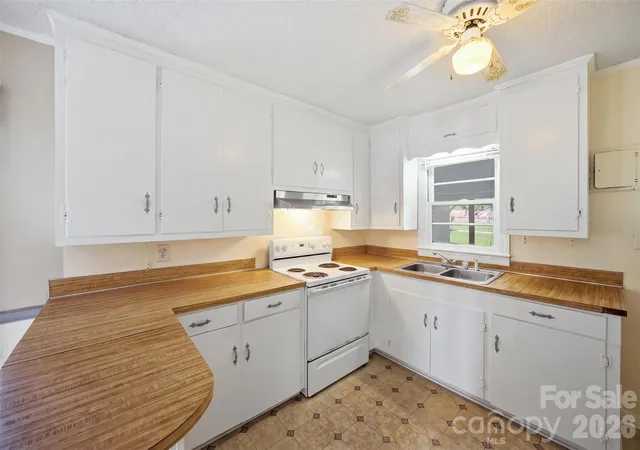 Photo 3 of Single family home for sale at 615 Westway Dr, Gastonia, NC 28054 | MLS# 4413841 | Listing updated on 2026-09-01