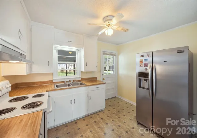 Photo 4 of Single family home for sale at 615 Westway Dr, Gastonia, NC 28054 | MLS# 4413841 | Listing updated on 2026-09-01