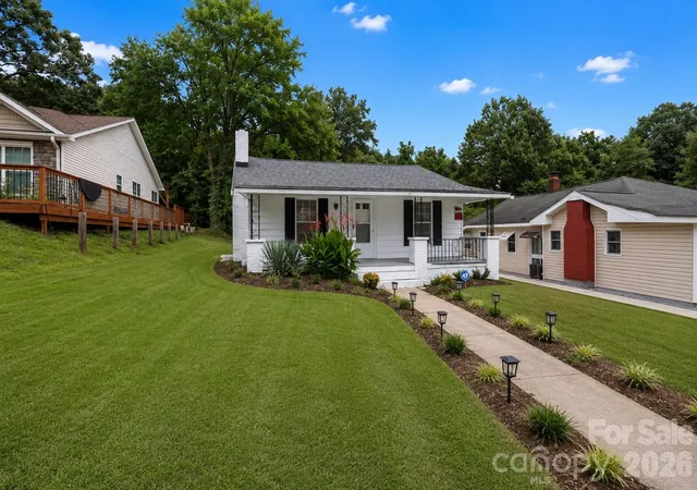 Photo 3 of Single family home for sale at 1306 Forrest St, High Point, NC 27262 | MLS# 4413863 | Listing updated on 2026-09-23