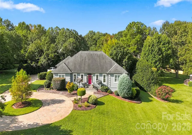 Photo 2 of Single family home for sale at 1808 Country Garden Dr, Shelby, NC 28150 | MLS# 4413865 | Listing updated on 2026-09-05