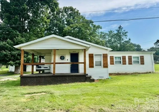 1st image of 3839 1st Ave Nw, Hickory, NC 28601 | MLS# 4413876