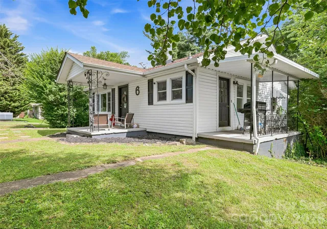 3rd image of 6 Bradford Cir, Candler, NC 28715 | MLS# 4413889