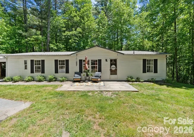 2nd image of 122 Fallswood Ct, Hendersonville, NC 28739 | MLS# 4413913