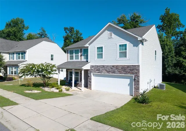 Photo 2 of Single family home for sale at 2628 Courtland Dr, Clover, SC 29710 | MLS# 4413923 | Listing updated on 2026-09-03