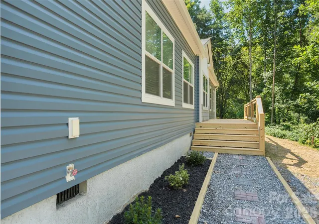Photo 2 of Single family home for sale at 24 Green Burch Dr, Bryson City, NC 28713 | MLS# 4413936 | Listing updated on 2026-09-01