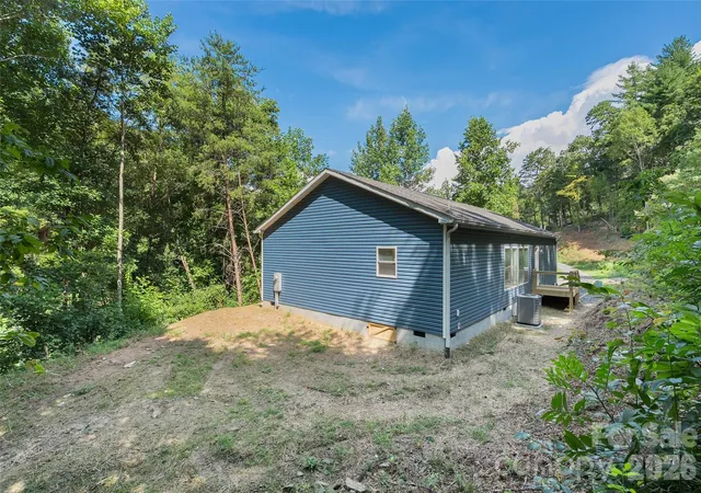 Photo 3 of Single family home for sale at 24 Green Burch Dr, Bryson City, NC 28713 | MLS# 4413936 | Listing updated on 2026-10-01