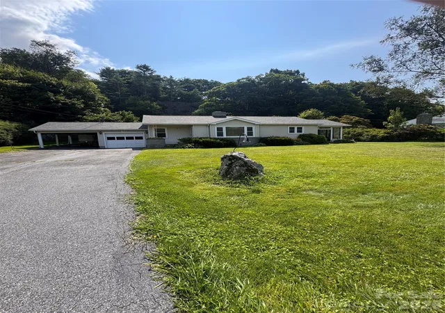 Photo 5 of Single family home for sale at 189 Old Nc 181 Hwy, Newland, NC 28657 | MLS# 4413944 | Listing updated on 2026-08-18