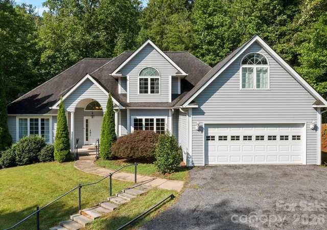 1st image of 306 Golden Hawk Trl, Asheville, NC 28805 | MLS# 4413956