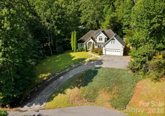 Photo 3 of Single family home for sale at 306 Golden Hawk Trl, Asheville, NC 28805 | MLS# 4413956 | Listing updated on 2026-09-26