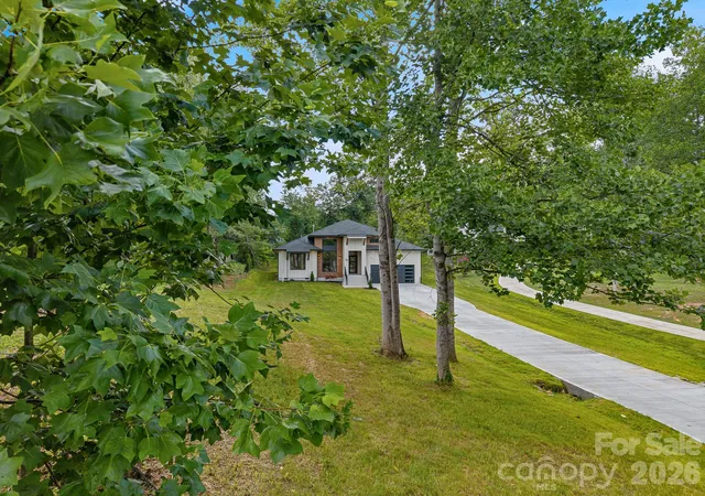 Photo 2 of Single family home for sale at 25 Copper Ml Ct, Candler, NC 28715 | MLS# 4413961 | Listing updated on 2026-09-16