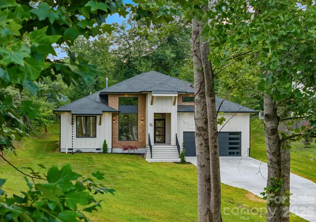 Photo 3 of Single family home for sale at 25 Copper Ml Ct, Candler, NC 28715 | MLS# 4413961 | Listing updated on 2026-09-16