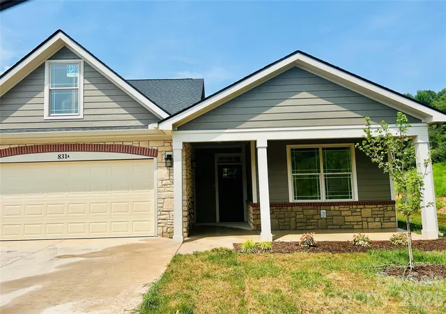 2nd image of 831 A Wynnshire Dr, Hickory, NC 28601 | MLS# 4413964
