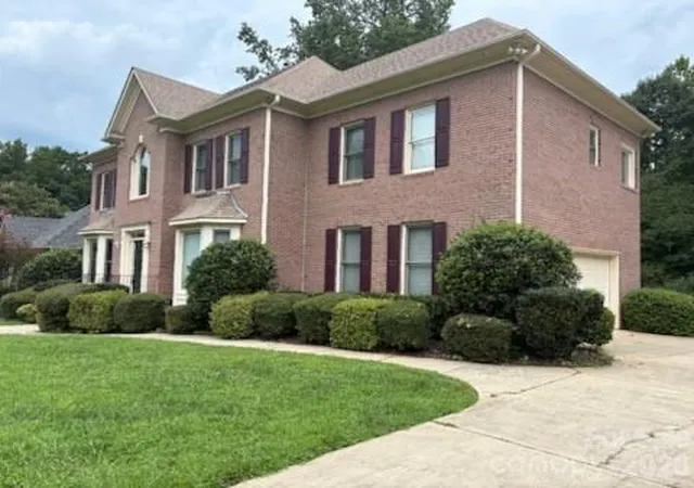 3rd image of 3119 Castlemaine Dr, Charlotte, NC 28269 | MLS# 4413984