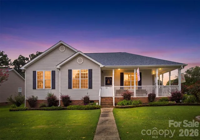 Photo 2 of Single family home for sale at 400 Brookhollow Dr, York, SC 29745 | MLS# 4414021 | Listing updated on 2026-09-21