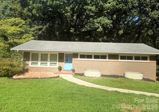 Photo 1 of Single family home for sale at 6240 Candlewood Dr, Charlotte, NC 28210 | MLS# 4414036 | Listing updated on 2026-10-03