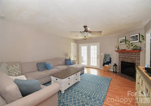 Photo 3 of Single family home for sale at 36 Cardinal Ln, Candler, NC 28715 | MLS# 4414046 | Listing updated on 2026-09-24