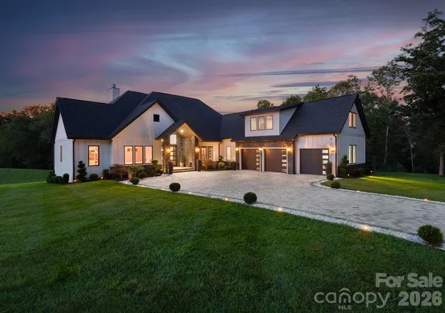 Photo 1 of Single family home for sale at 38 Thistle Ln, Fletcher, NC 28732 | MLS# 4414050 | Listing updated on 2026-09-24