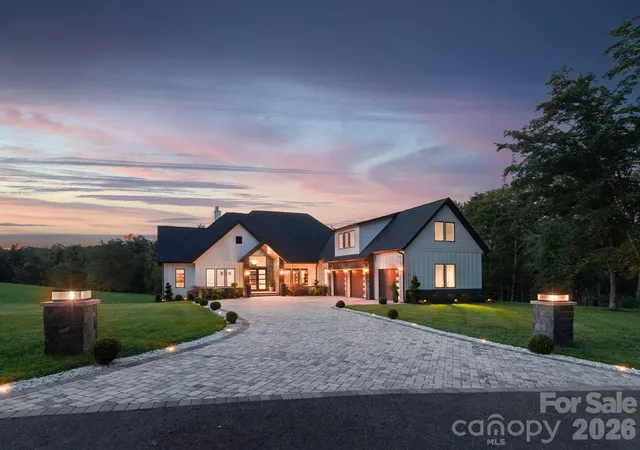 Photo 2 of Single family home for sale at 38 Thistle Ln, Fletcher, NC 28732 | MLS# 4414050 | Listing updated on 2026-09-24