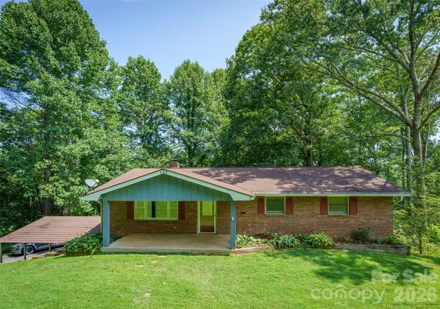 Photo 1 of Single family home for sale at 122 Mccall Rd, Pisgah Forest, NC 28768 | MLS# 4414055 | Listing updated on 2026-08-28