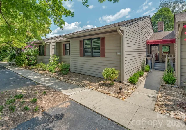 3rd image of 77 Chestnut St #305, Tryon, NC 28782 | MLS# 4414058
