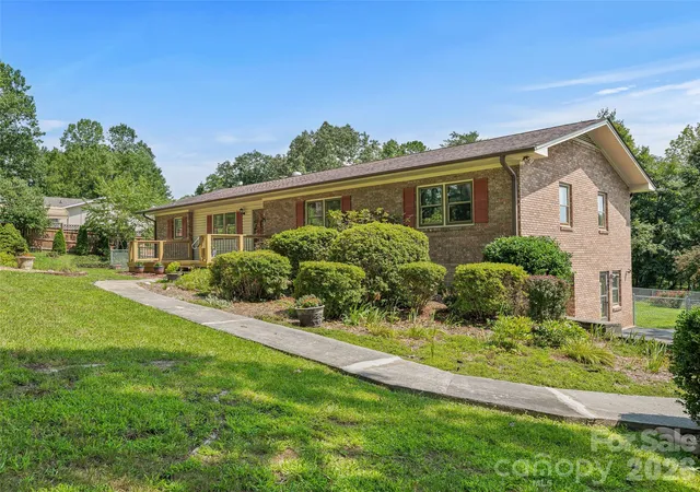 2nd image of 38 Chadwick Wade Dr, Asheville, NC 28804 | MLS# 4414061