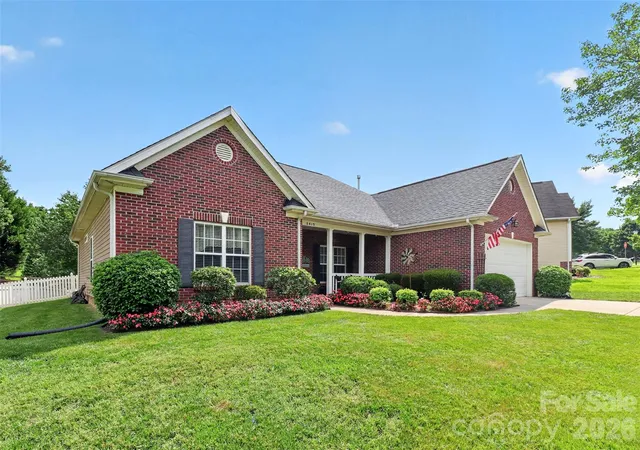37th image of 8413 Suttonview Dr, Charlotte, NC 28269 | MLS# 4414065