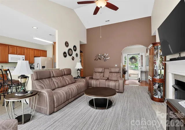 5th image of 8413 Suttonview Dr, Charlotte, NC 28269 | MLS# 4414065
