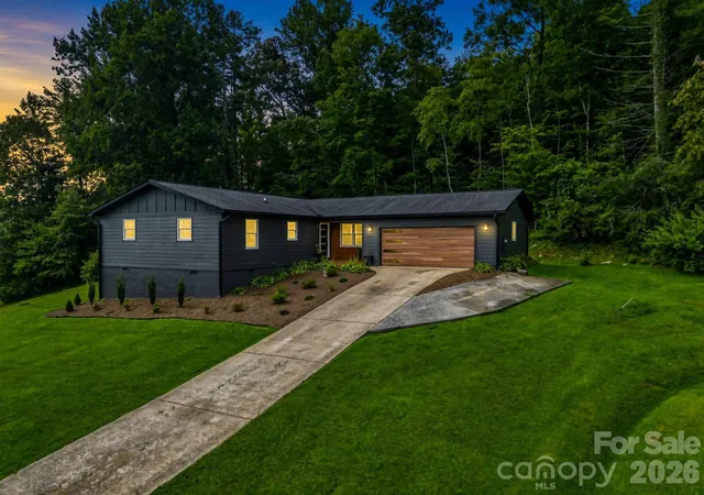 Photo 2 of Single family home for sale at 89 Hillview Cir, Brevard, NC 28712 | MLS# 4414066 | Listing updated on 2026-09-04