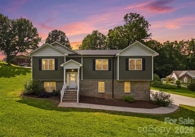 1st image of 2953 2nd Street Ct Nw, Hickory, NC 28601 | MLS# 4414067