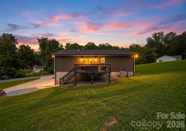 2nd image of 2953 2nd Street Ct Nw, Hickory, NC 28601 | MLS# 4414067