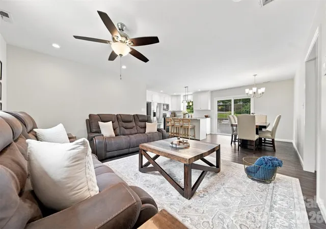 Photo 3 of Single family home for sale at 2953 2nd Street Ct NW, Hickory, NC 28601 | MLS# 4414067 | Listing updated on 2026-10-23