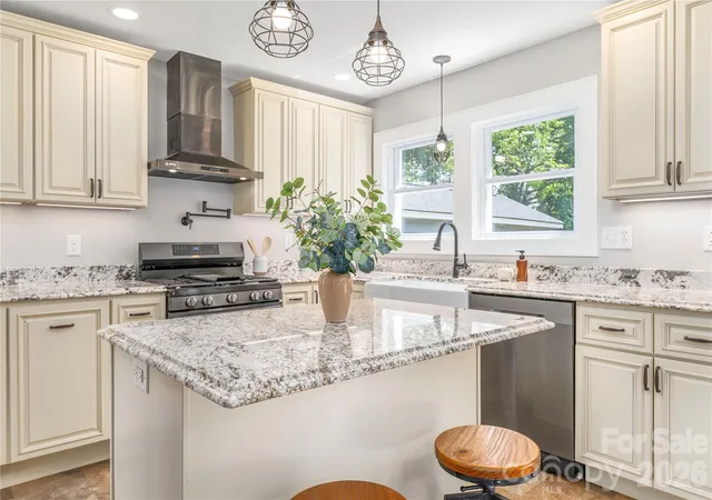 3rd image of 638 Newfound St, Canton, NC 28716 | MLS# 4414081
