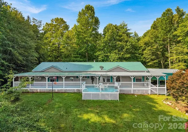 Photo 1 of Single family home for sale at 98 New Sorrells Est, Brevard, NC 28712 | MLS# 4414087 | Listing updated on 2026-08-19