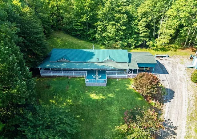 Photo 4 of Single family home for sale at 98 New Sorrells Est, Brevard, NC 28712 | MLS# 4414087 | Listing updated on 2026-08-19