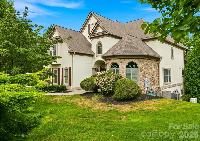 Photo 3 of Single family home for sale at 6 Sterling Run Dr, Fletcher, NC 28732 | MLS# 4414108 | Listing updated on 2026-09-30