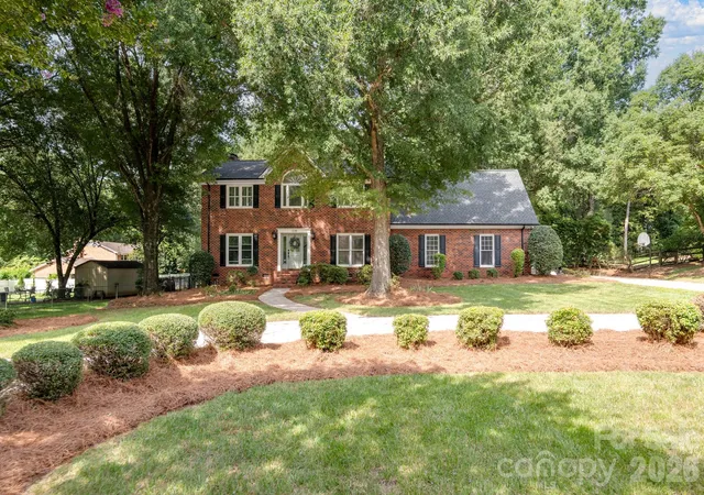 Photo 2 of Single family home for sale at 1228 12th Fairway Dr Nw, Concord, NC 28027 | MLS# 4414109 | Listing updated on 2026-10-07
