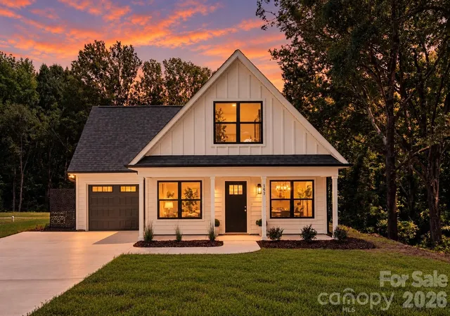 Photo 1 of Single family home for sale at 157 Mccorkle St, York, SC 29745 | MLS# 4414112 | Listing updated on 2026-10-08