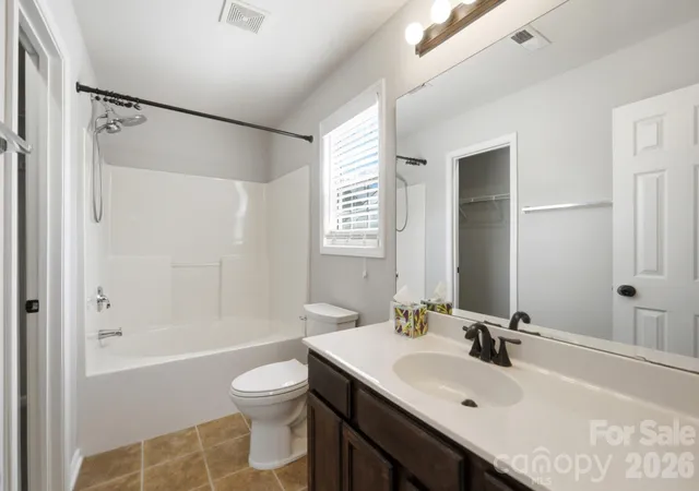 Photo 21 of Single family home for sale at 2722 Meadow Knoll Dr, Charlotte, NC 28269 | MLS# 4414122 | Listing updated on 2026-08-30