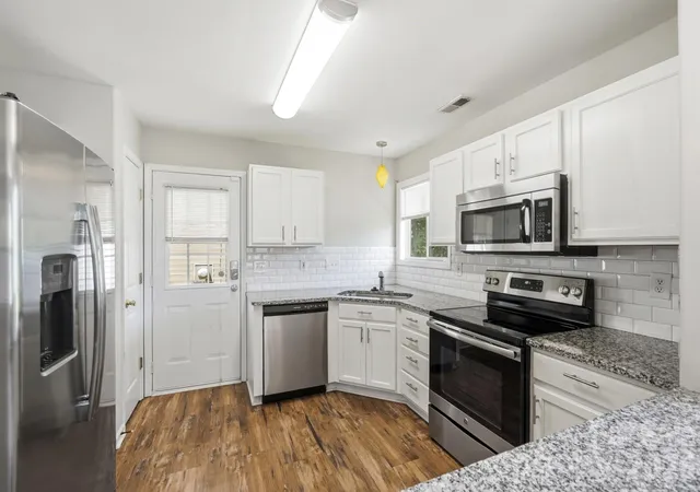 Single family home for sale at 2722 Meadow Knoll Dr, Charlotte, NC 28269 | MLS# 4414122