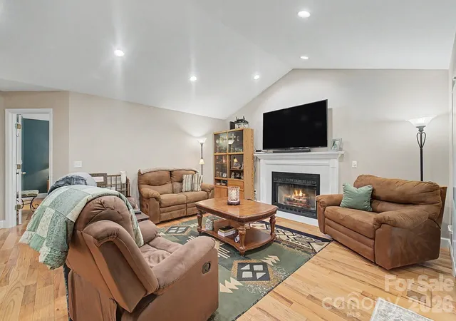 Photo 3 of Single family home for sale at 48 Main Tr, Franklin, NC 28734 | MLS# 4414128 | Listing updated on 2026-09-03