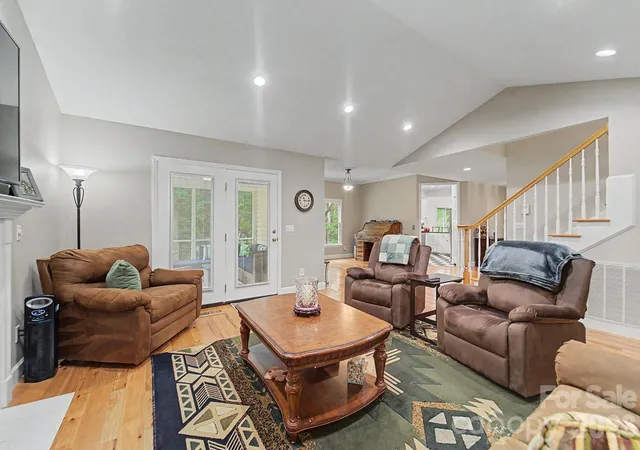 Photo 3 of Single family home for sale at 48 Main Tr, Franklin, NC 28734 | MLS# 4414128 | Listing updated on 2026-09-03
