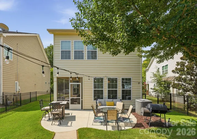 Photo 3 of Single family home for sale at 1702 Woodward Ave, Charlotte, NC 28206 | MLS# 4414135 | Listing updated on 2026-09-06