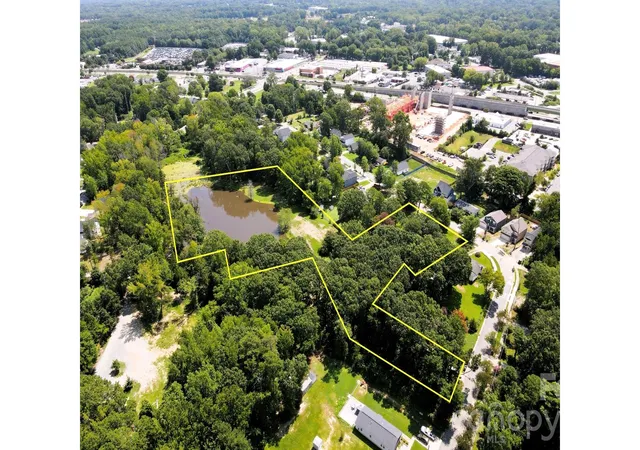 2nd image of 524 Dawn Cir, Charlotte, NC 28213 | MLS# 4414137