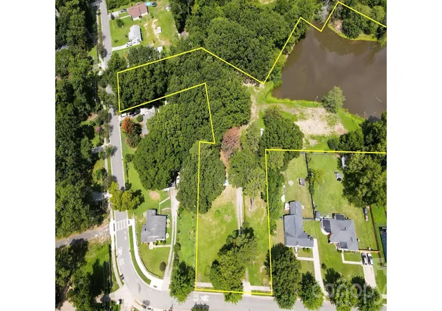 3rd image of 524 Dawn Cir, Charlotte, NC 28213 | MLS# 4414137