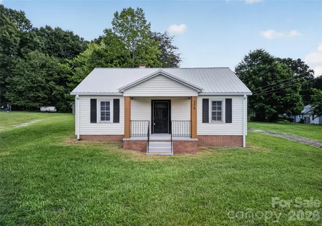 1st image of 2318 32nd St Ne, Hickory, NC 28601 | MLS# 4414156