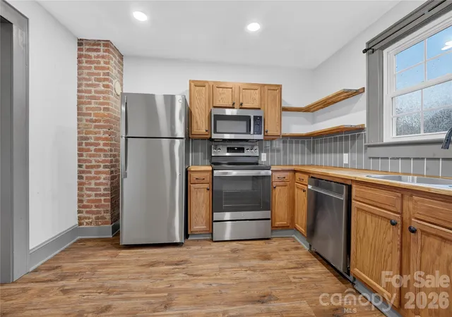 2nd image of 2318 32nd St Ne, Hickory, NC 28601 | MLS# 4414156