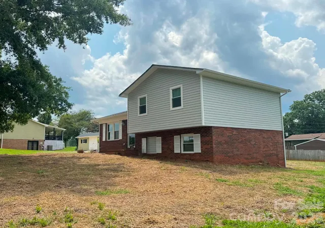 4th image of 115 Robert Dr, State Road, NC 28676 | MLS# 4414175