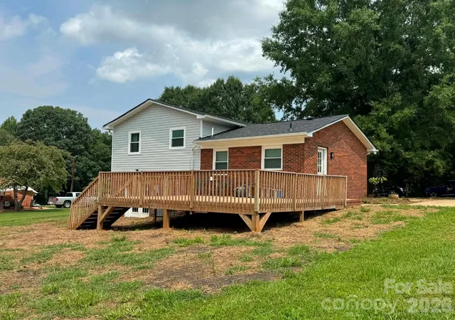 5th image of 115 Robert Dr, State Road, NC 28676 | MLS# 4414175